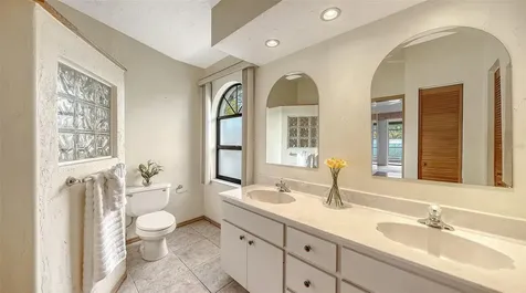 5594 Wilde Oak Way Sarasota FL 34232
