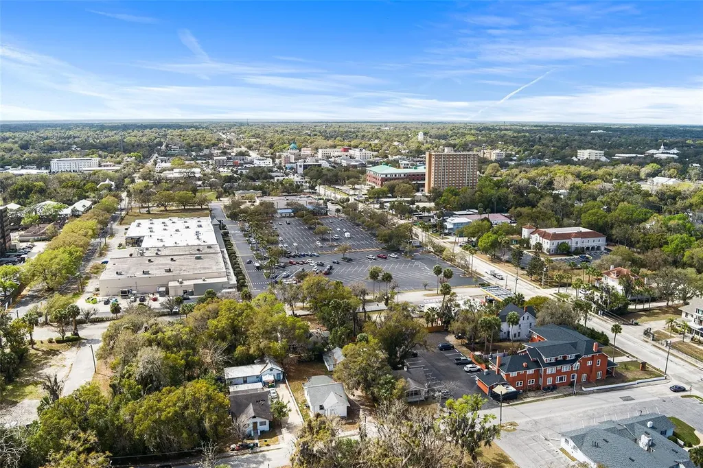 122 S Garfield Avenue Deland FL 32724