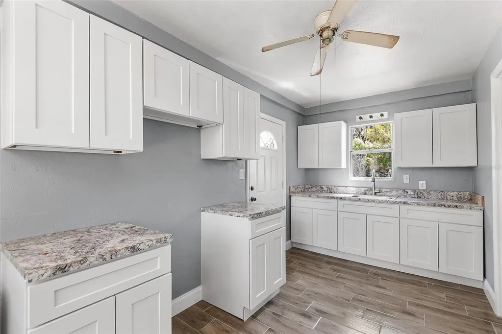 122 S Garfield Avenue Deland FL 32724