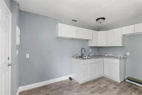 122 S Garfield Avenue Deland FL 32724
