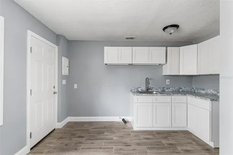 122 S Garfield Avenue Deland FL 32724