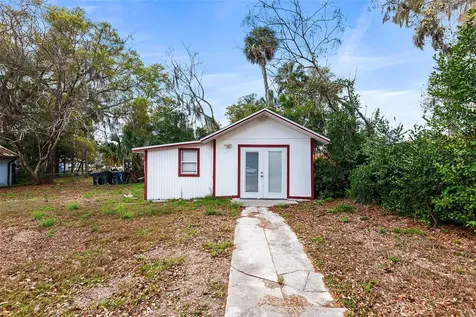 122 S Garfield Avenue Deland FL 32724