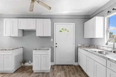 122 S Garfield Avenue Deland FL 32724