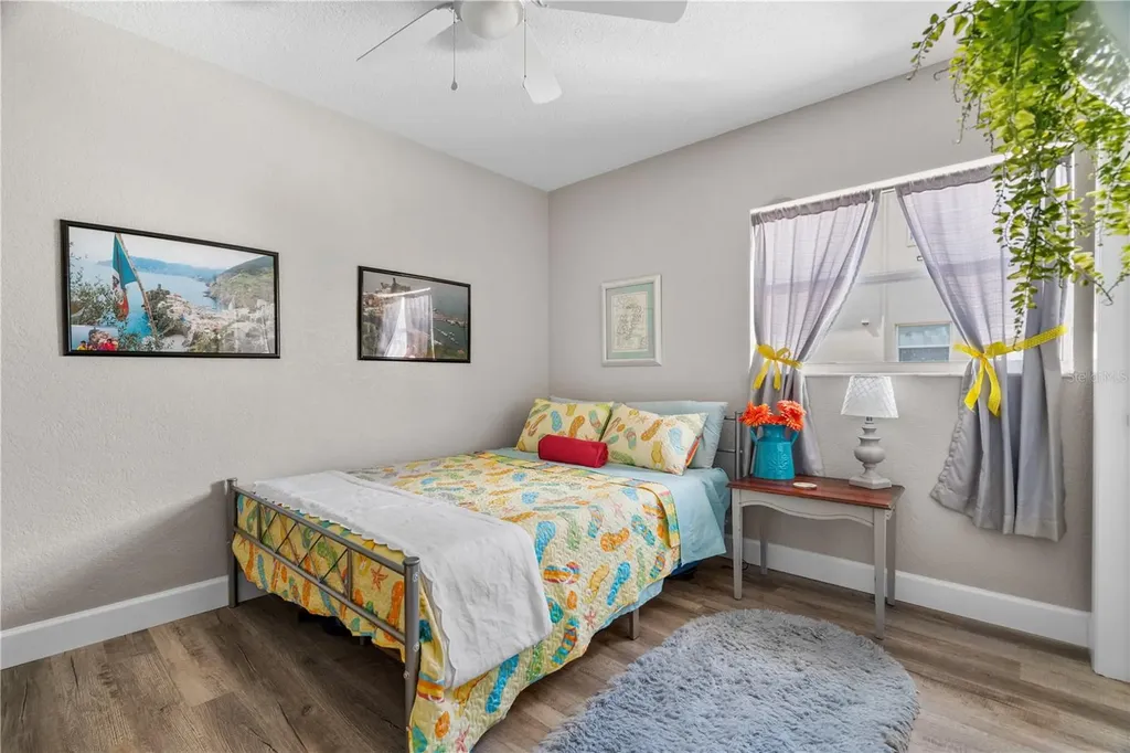 3753 46th Avenue S St Petersburg FL 33711
