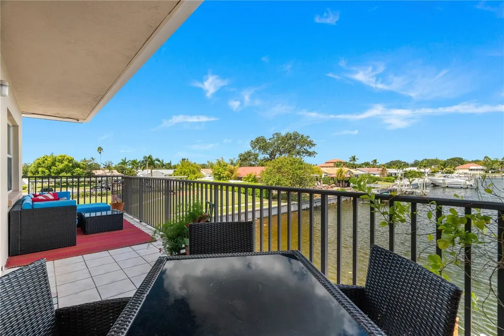 3753 46th Avenue S St Petersburg FL 33711