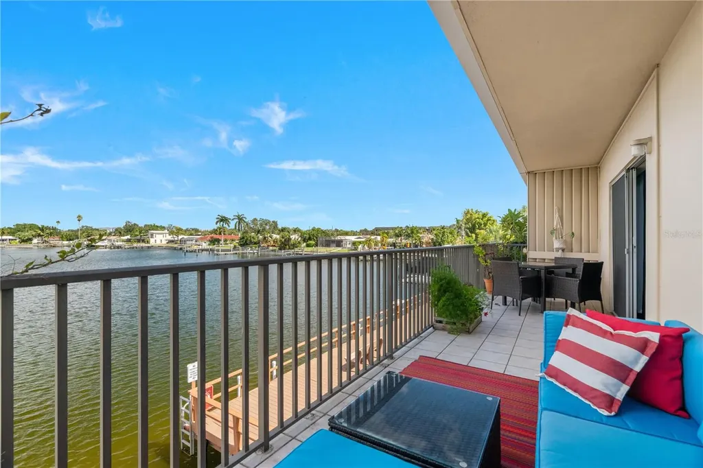 3753 46th Avenue S St Petersburg FL 33711