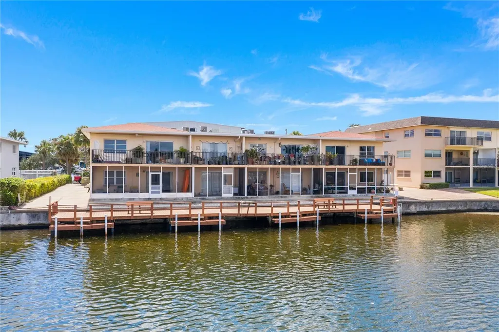3753 46th Avenue S St Petersburg FL 33711