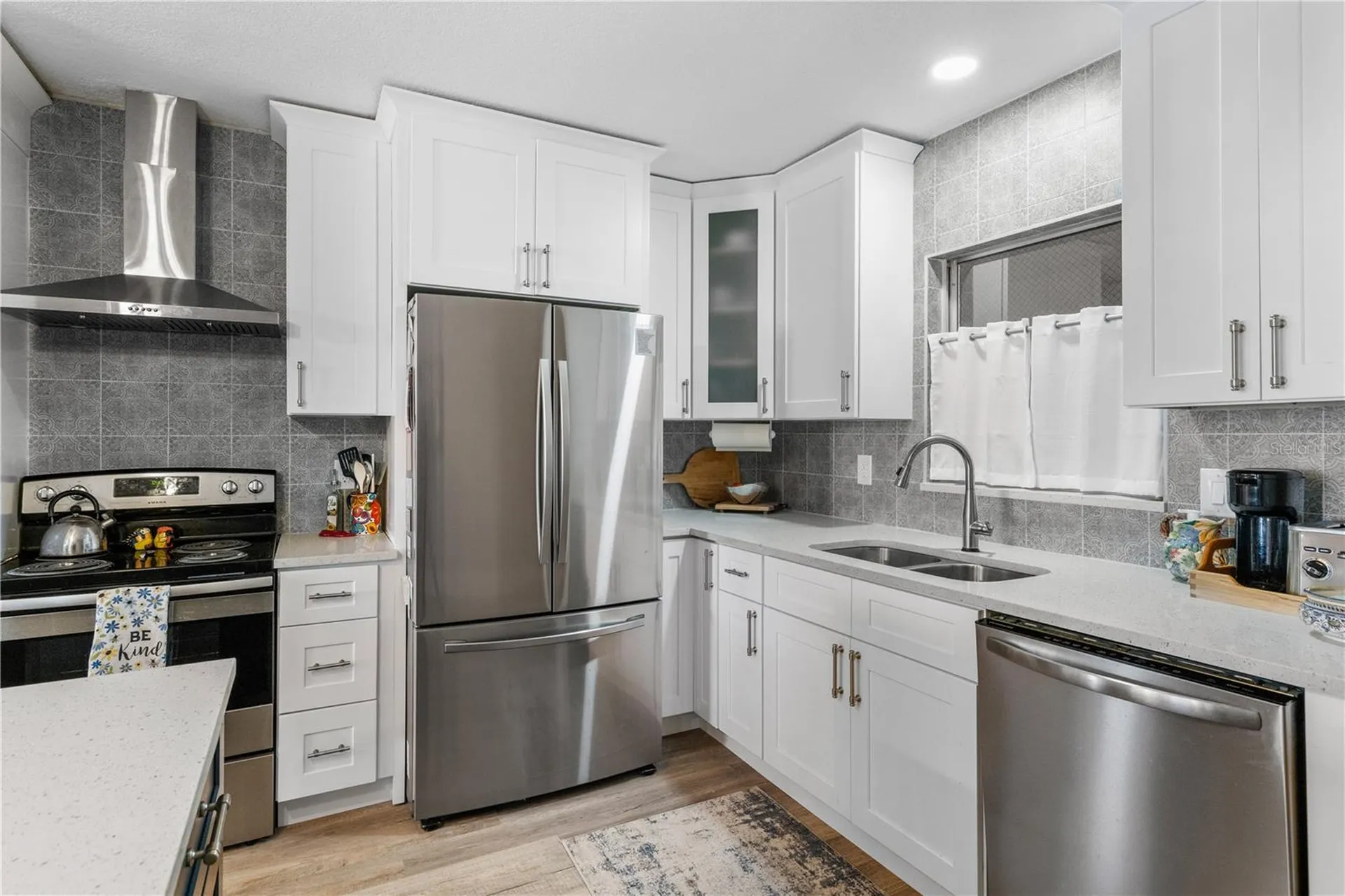 3753 46th Avenue S St Petersburg FL 33711