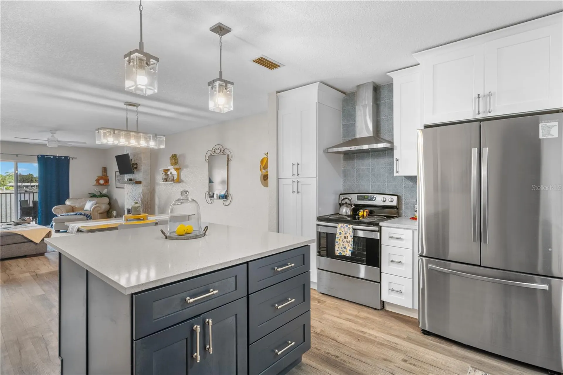 3753 46th Avenue S St Petersburg FL 33711