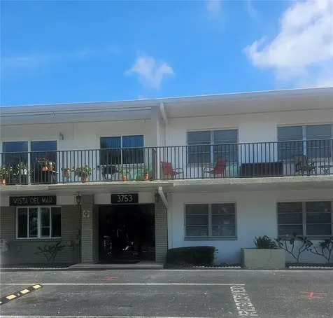 3753 46th Avenue S St Petersburg FL 33711
