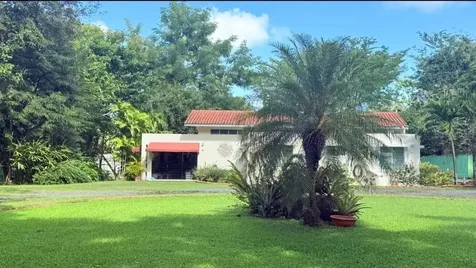 177 Vanda Street Guaynabo PR 00966