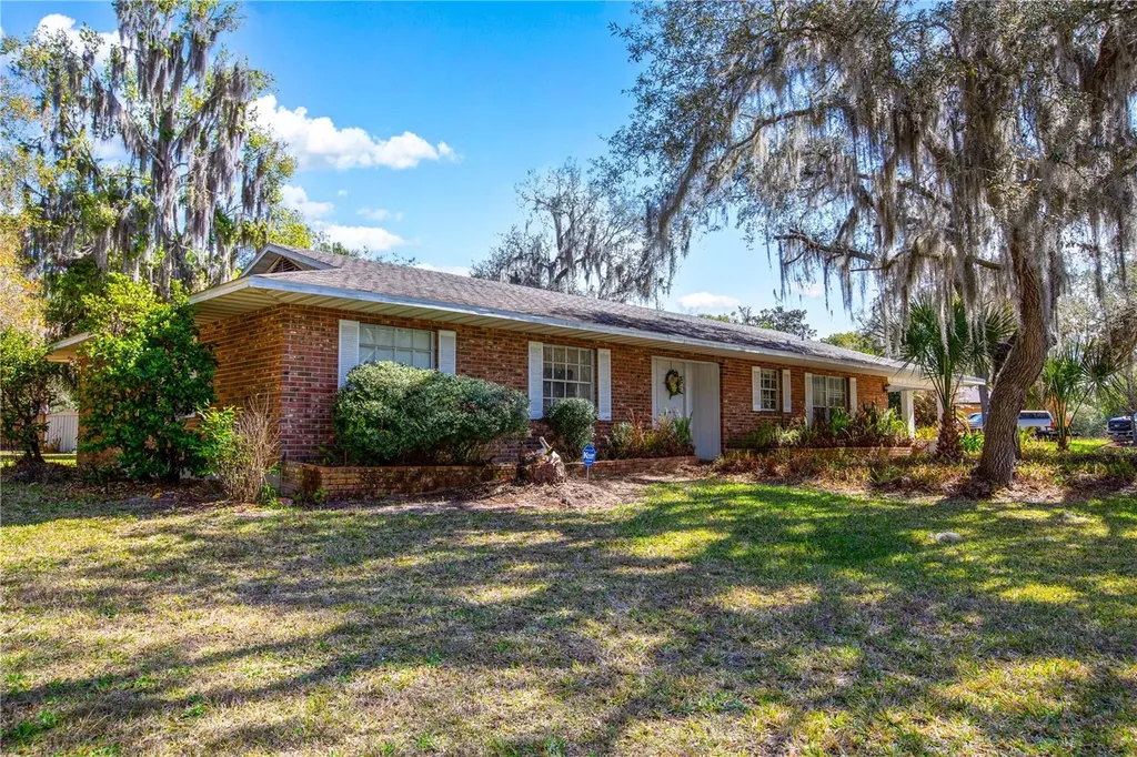 16529 Orange Avenue Umatilla FL 32784