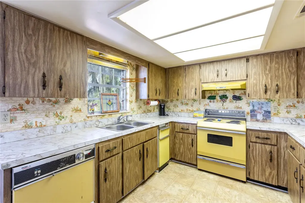 16529 Orange Avenue Umatilla FL 32784
