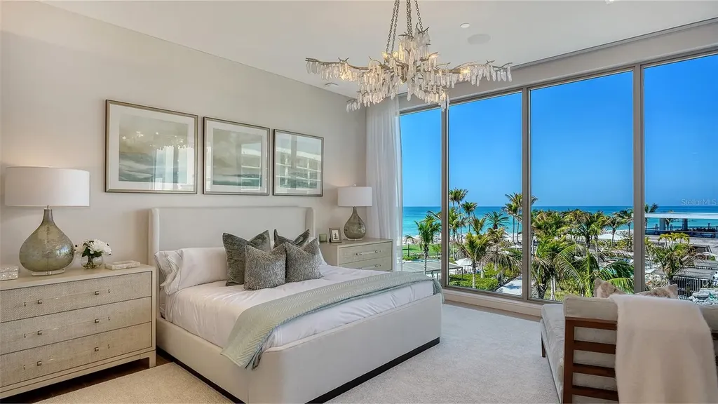 1561 Gulf Of Mexico Drive Longboat Key FL 34228