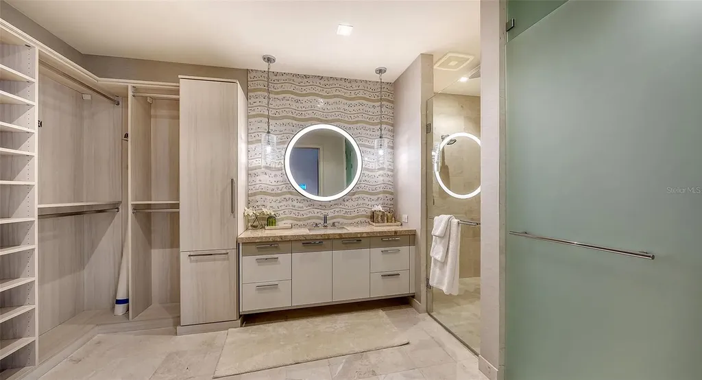 1561 Gulf Of Mexico Drive Longboat Key FL 34228