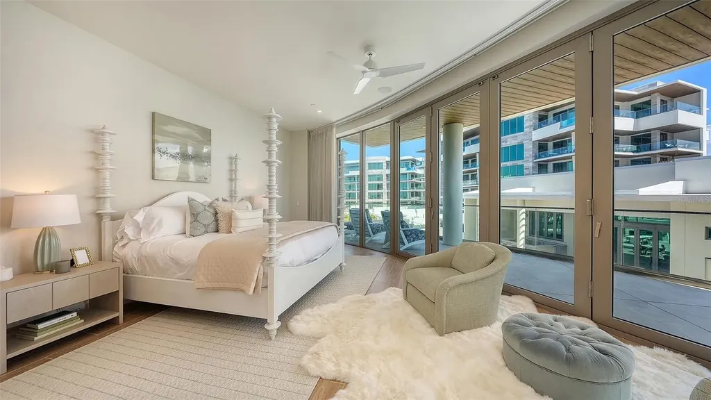 1561 Gulf Of Mexico Drive Longboat Key FL 34228