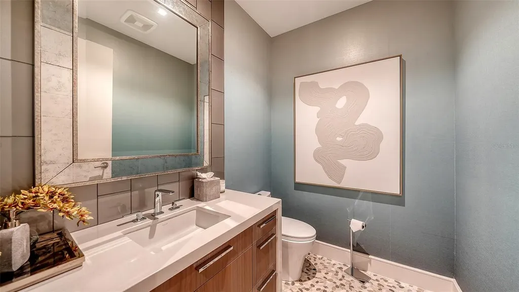 1561 Gulf Of Mexico Drive Longboat Key FL 34228