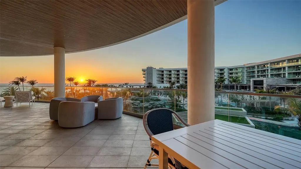 1561 Gulf Of Mexico Drive Longboat Key FL 34228