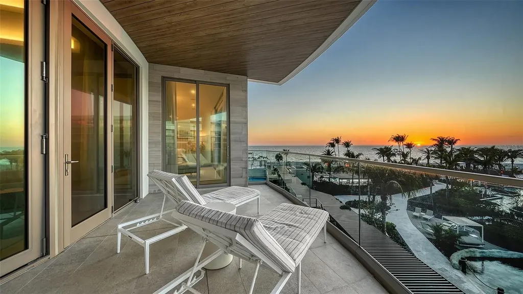 1561 Gulf Of Mexico Drive Longboat Key FL 34228