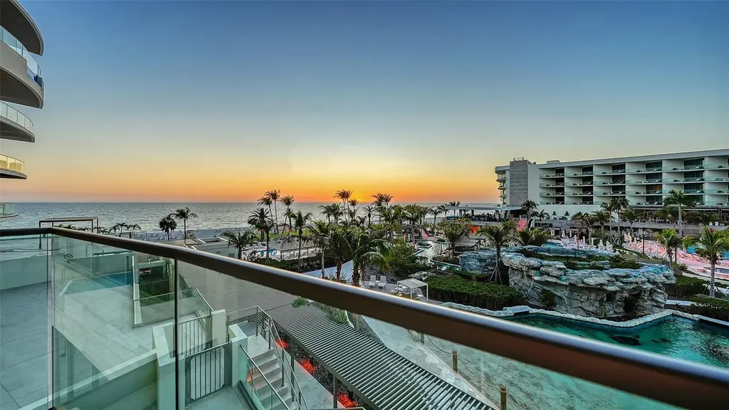 1561 Gulf Of Mexico Drive Longboat Key FL 34228