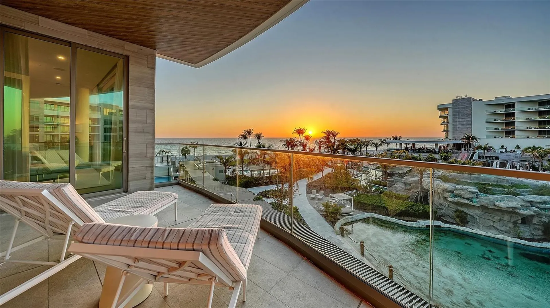 1561 Gulf Of Mexico Drive Longboat Key FL 34228