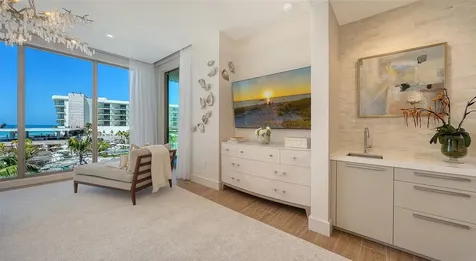 1561 Gulf Of Mexico Drive Longboat Key FL 34228