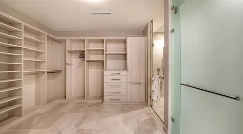 1561 Gulf Of Mexico Drive Longboat Key FL 34228