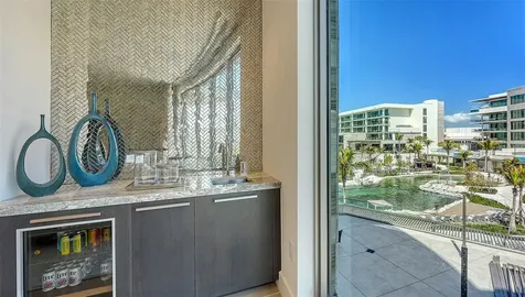 1561 Gulf Of Mexico Drive Longboat Key FL 34228