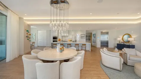 1561 Gulf Of Mexico Drive Longboat Key FL 34228