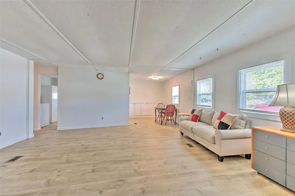 6028 136th Avenue N Clearwater FL 33760