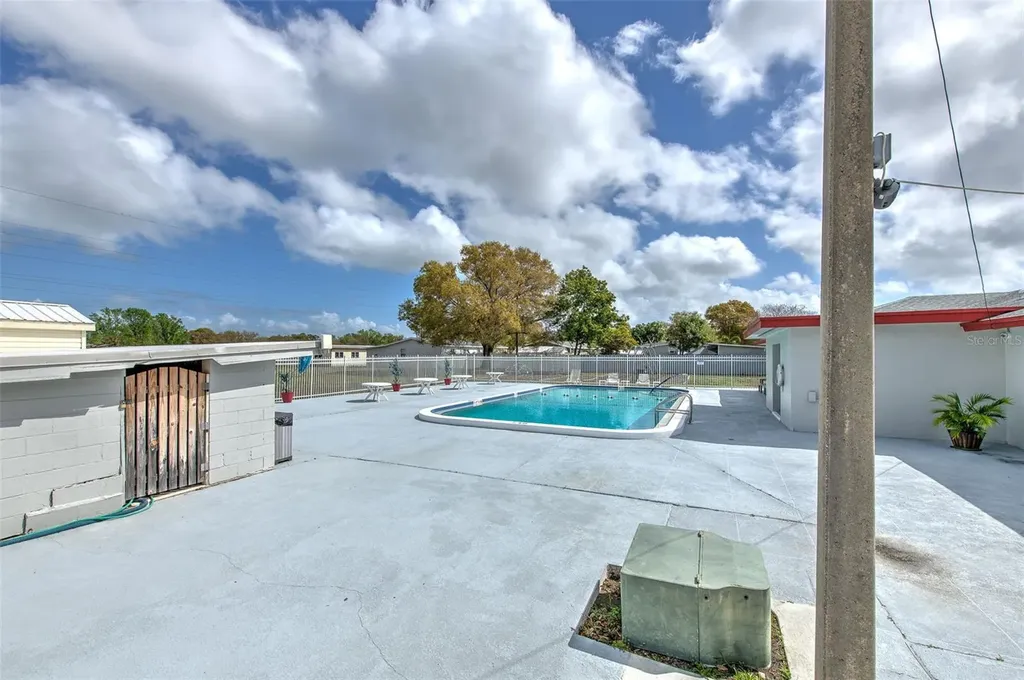 6028 136th Avenue N Clearwater FL 33760