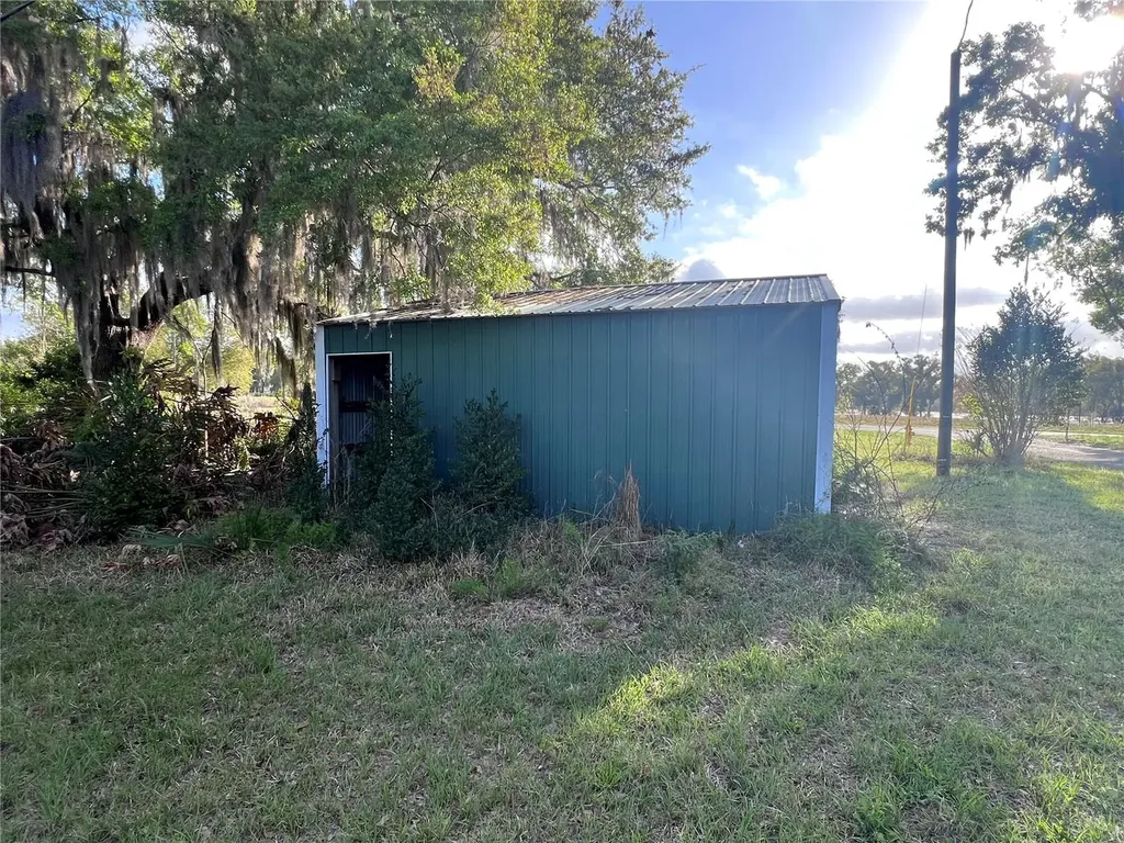 180 E 3rd Avenue Pierson FL 32180