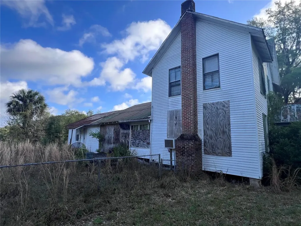 180 E 3rd Avenue Pierson FL 32180