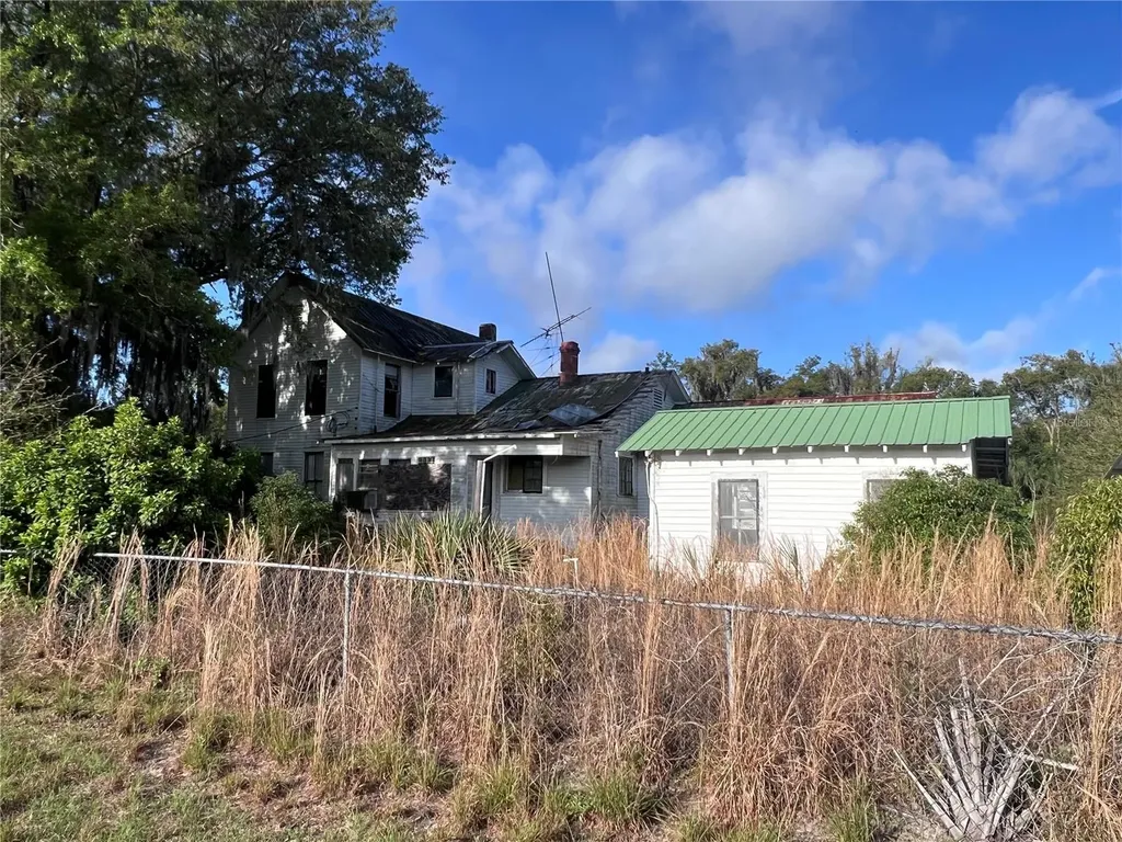 180 E 3rd Avenue Pierson FL 32180