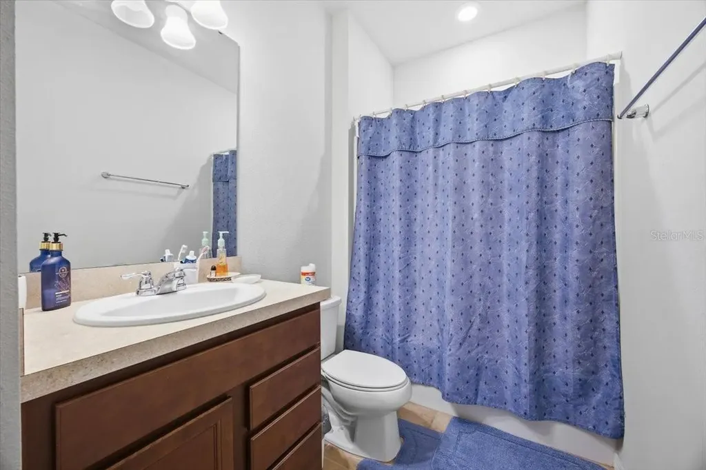 1917 Cayman Cove Circle St Cloud FL 34772