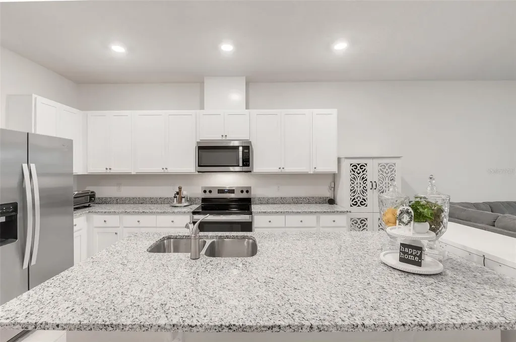1041 Lido Drive Howey In The Hills FL 34737
