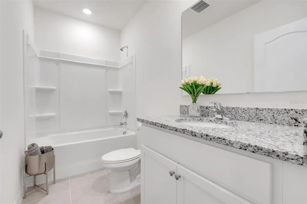 1041 Lido Drive Howey In The Hills FL 34737