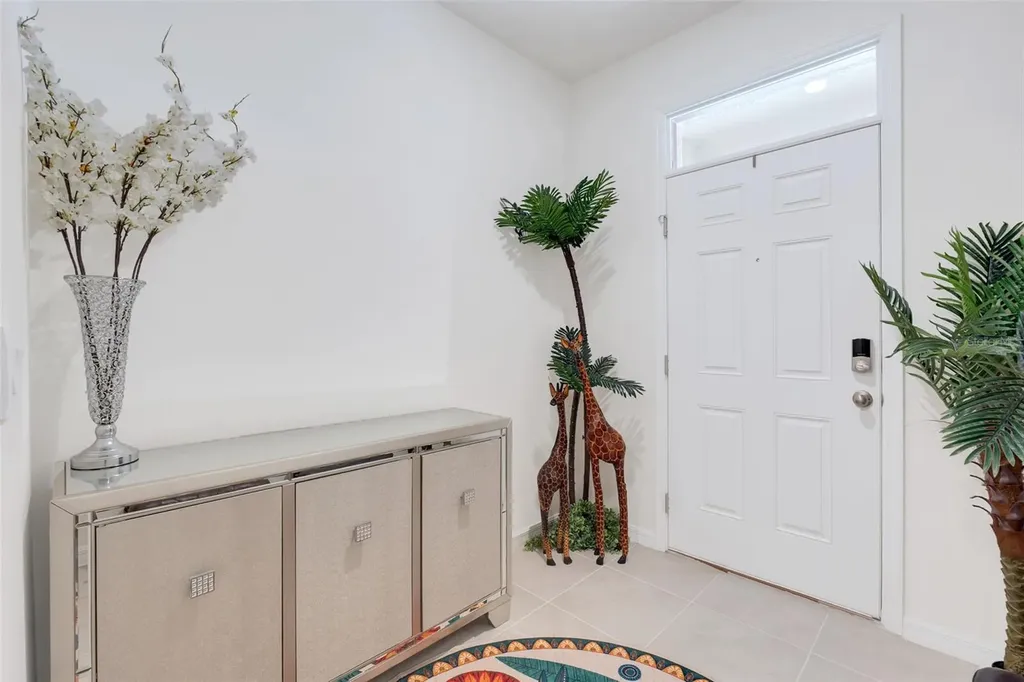 1041 Lido Drive Howey In The Hills FL 34737