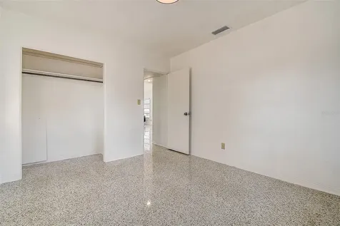 5236 32nd Terrace N St Petersburg FL 33710