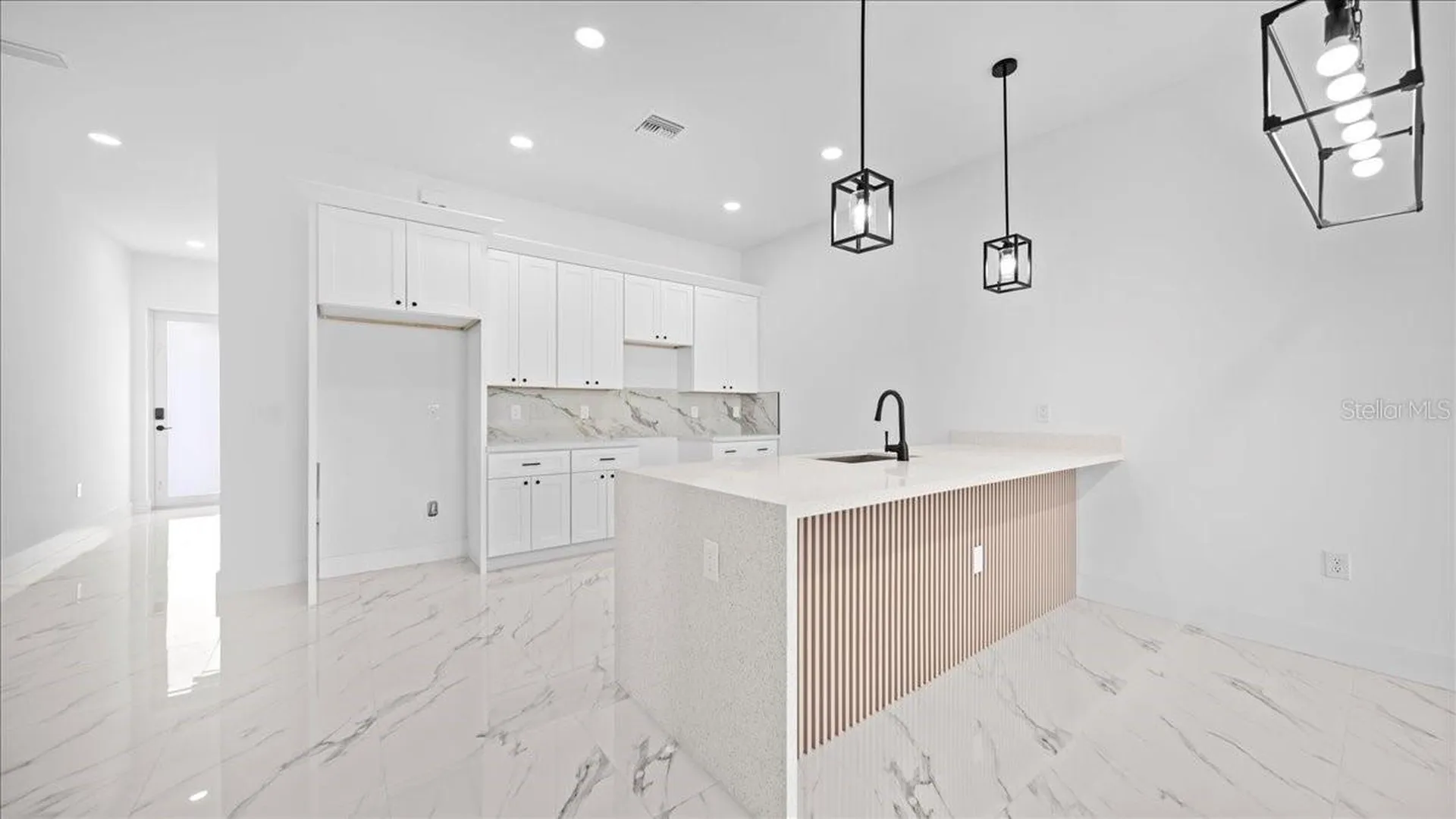 826/828 Diplomat Parkway E Cape Coral FL 33909