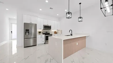 826/828 Diplomat Parkway E Cape Coral FL 33909
