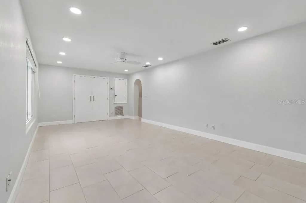 1611 Sunnyhills Drive Brandon FL 33510