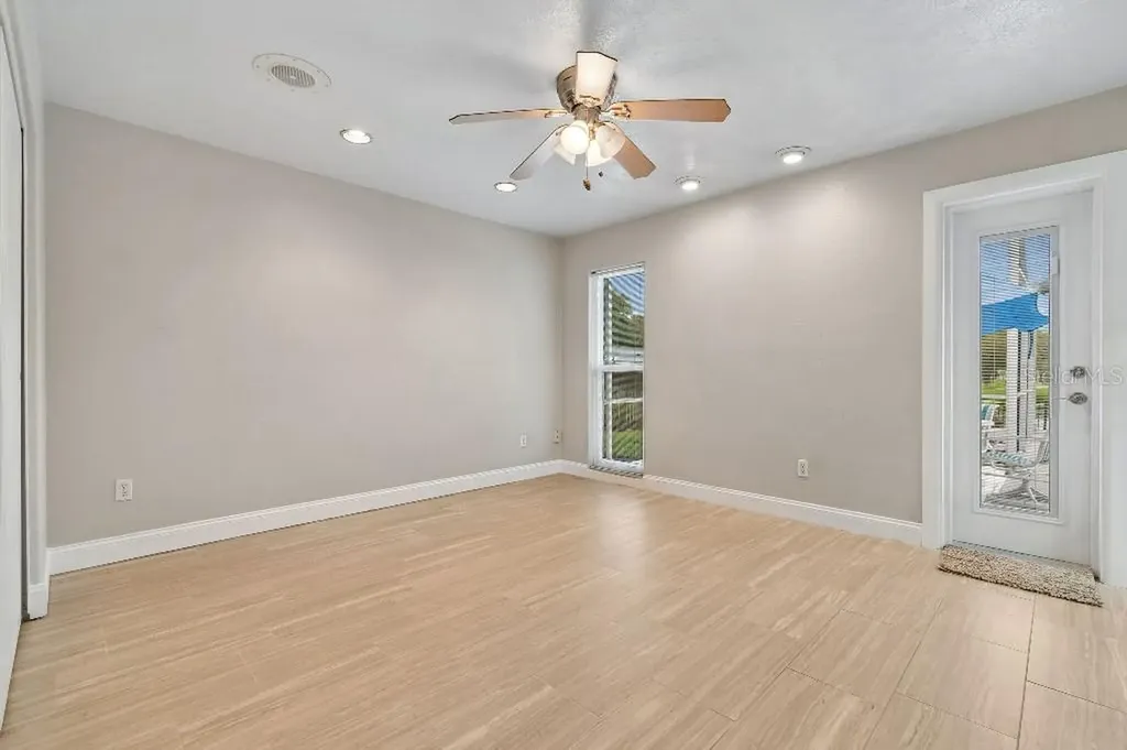 1611 Sunnyhills Drive Brandon FL 33510