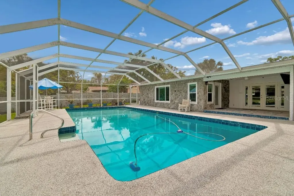 1611 Sunnyhills Drive Brandon FL 33510