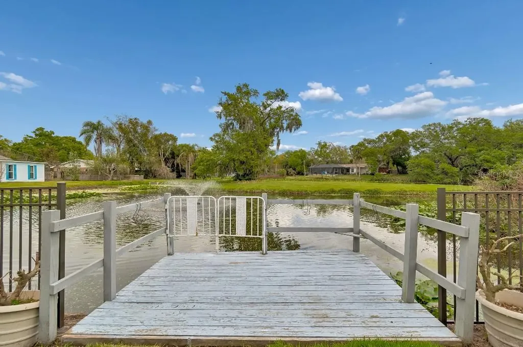 1611 Sunnyhills Drive Brandon FL 33510