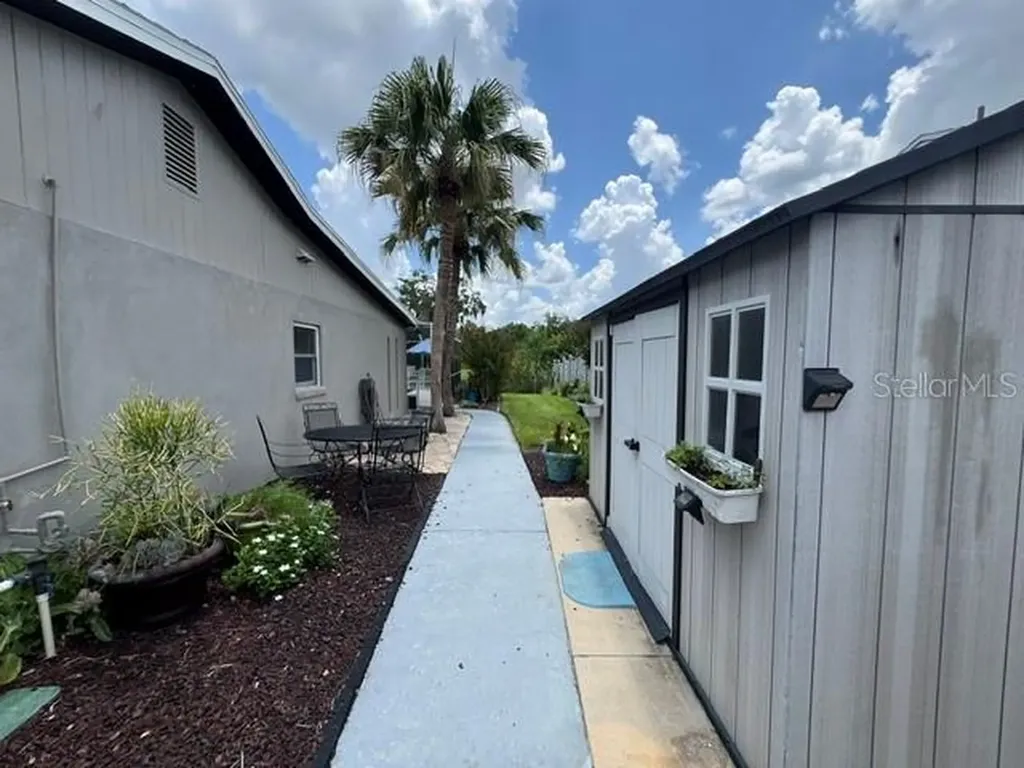 1611 Sunnyhills Drive Brandon FL 33510