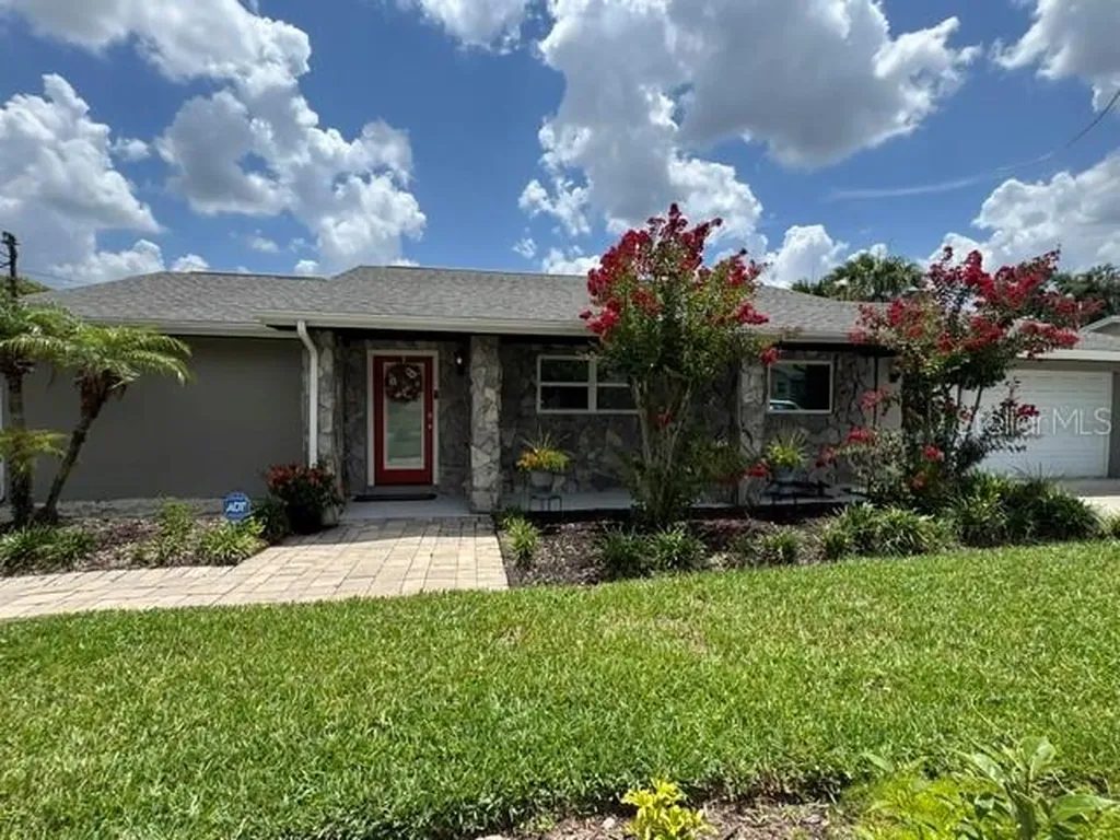 1611 Sunnyhills Drive Brandon FL 33510