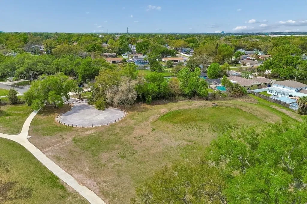 1611 Sunnyhills Drive Brandon FL 33510