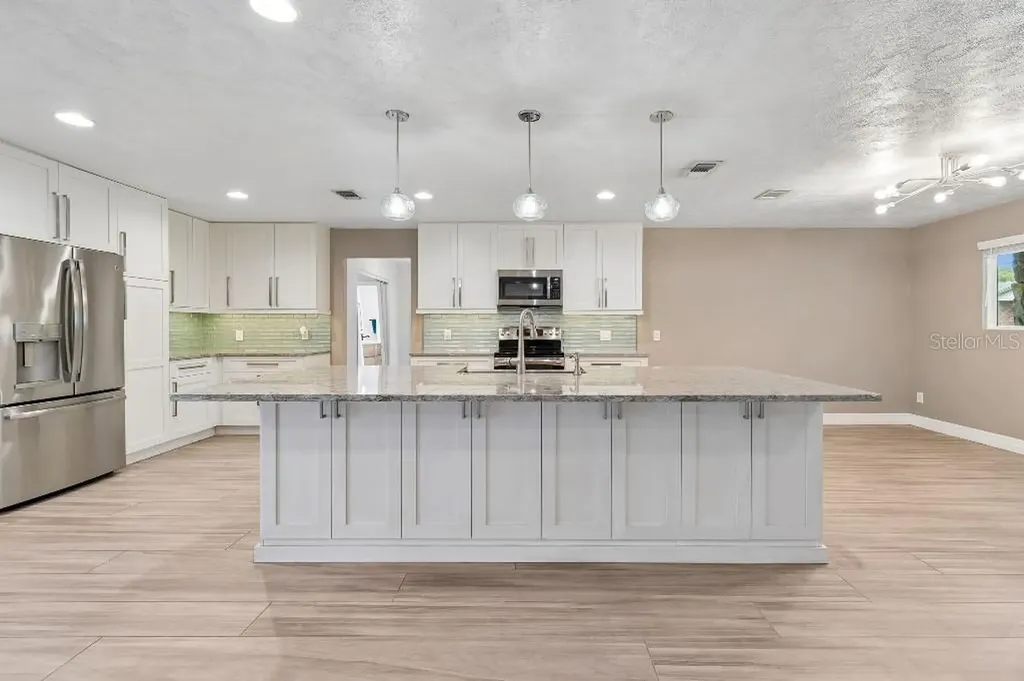 1611 Sunnyhills Drive Brandon FL 33510
