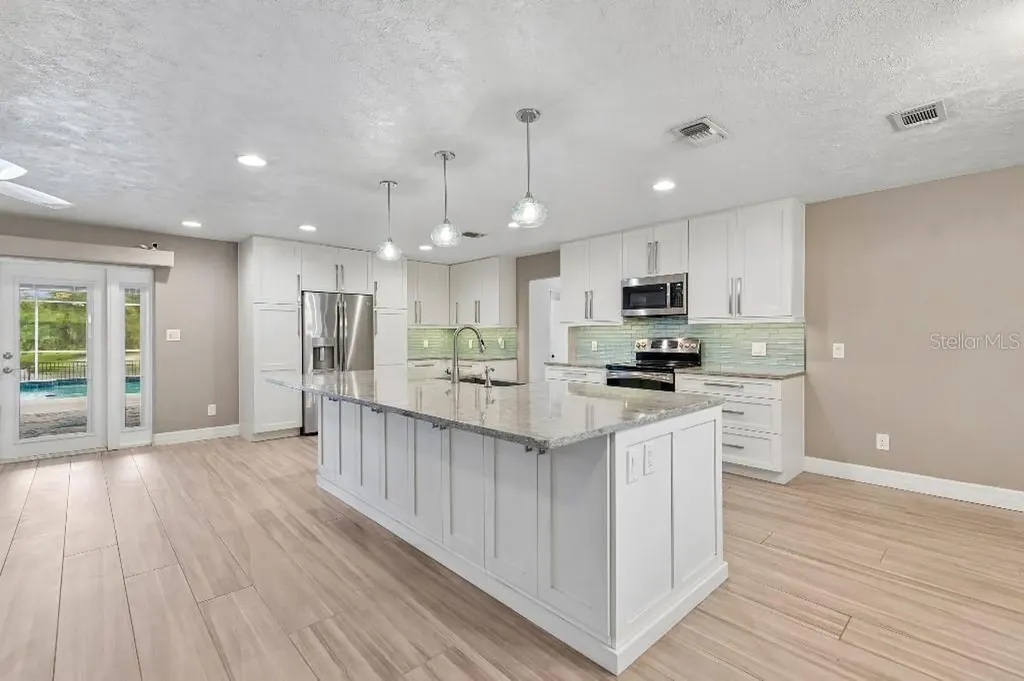 1611 Sunnyhills Drive Brandon FL 33510